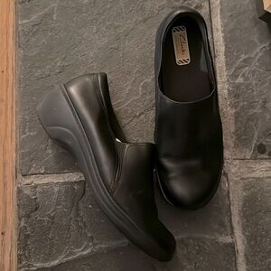 Clarks Grasp Chime Slip Resistant Black Clogs